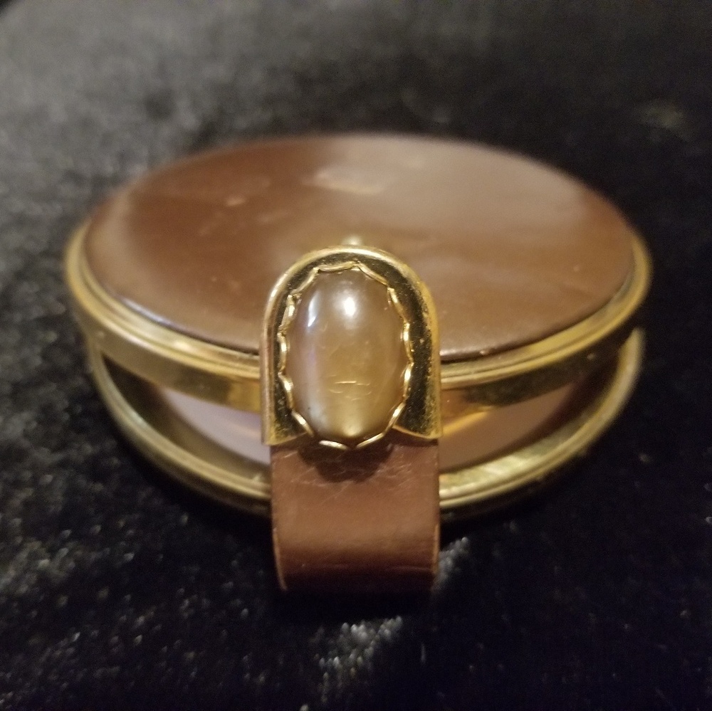 Vintage Compact 1950-1979